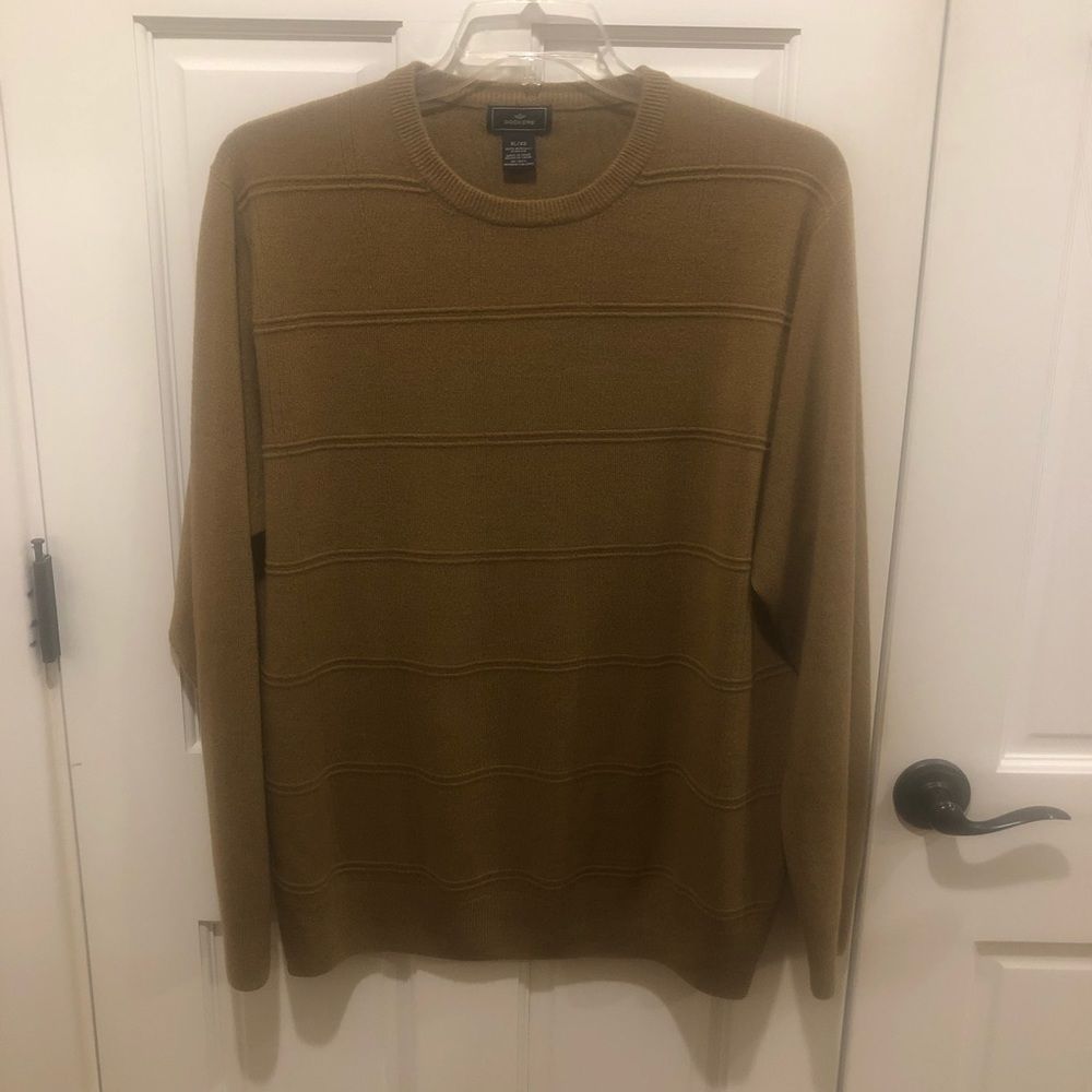 ✨5 for $25! ✨ Dockers brown sweater.